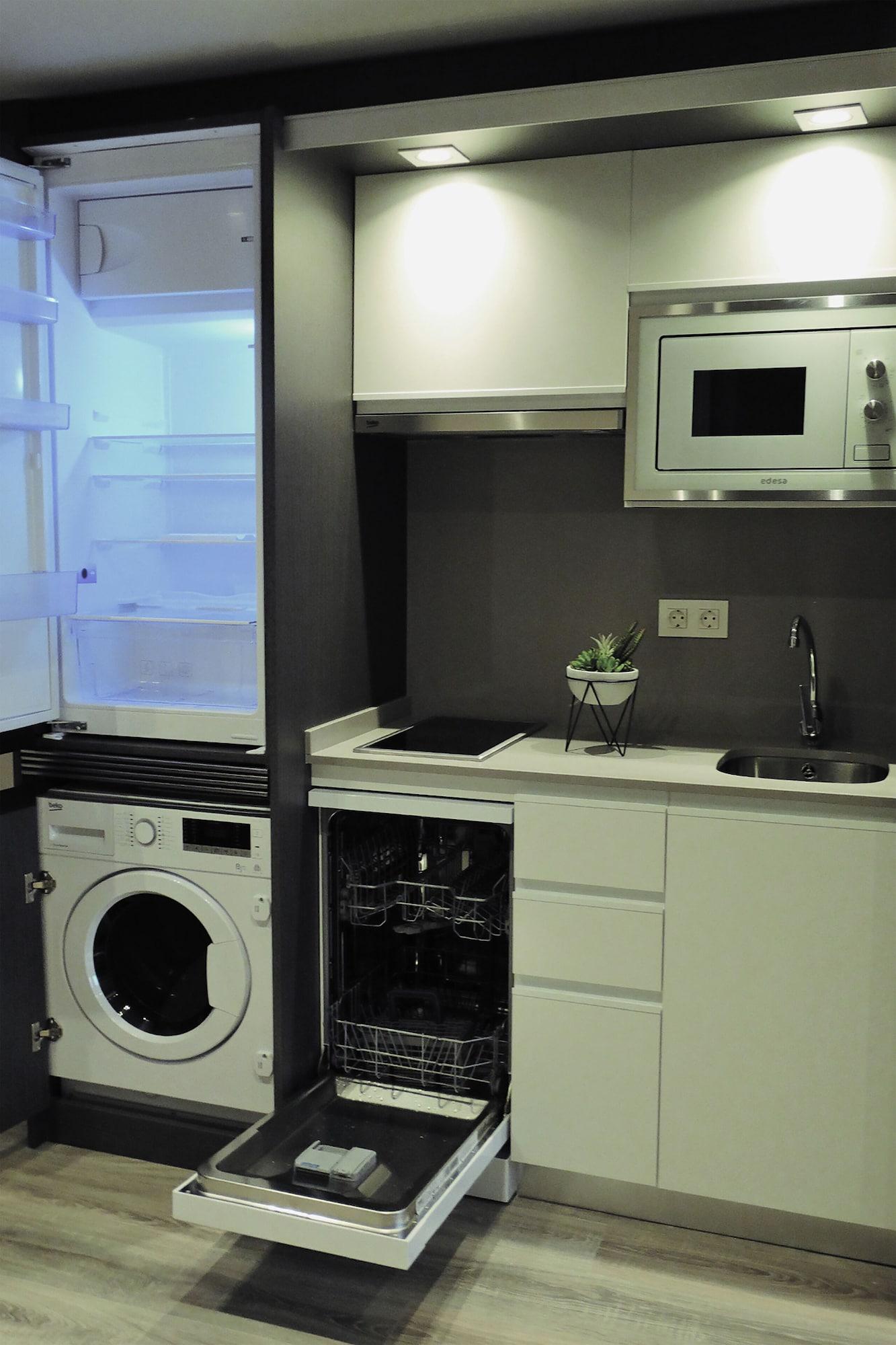 Center By Abba 4*